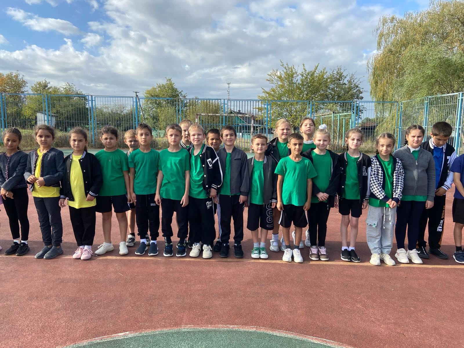 Фотография школы.